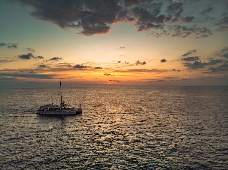 Ocean boat in Manuel Antonio