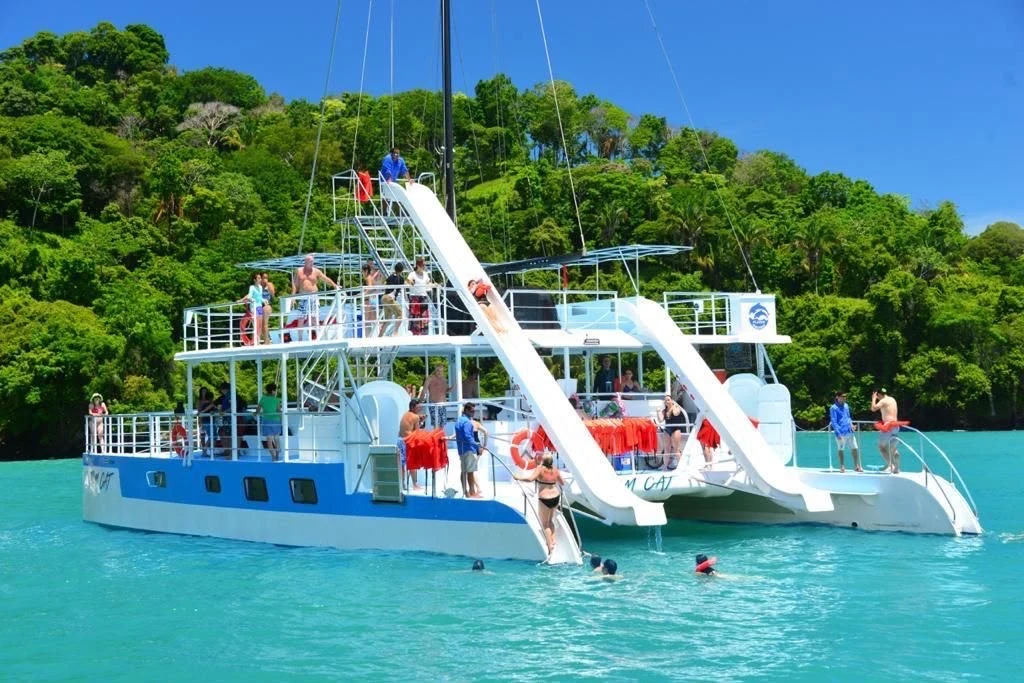 Tomcat boat in Manuel Antonio